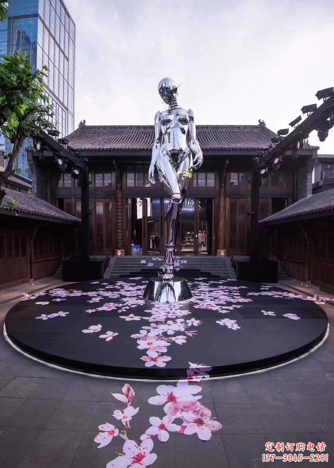 威海美女雕塑点亮城市之美