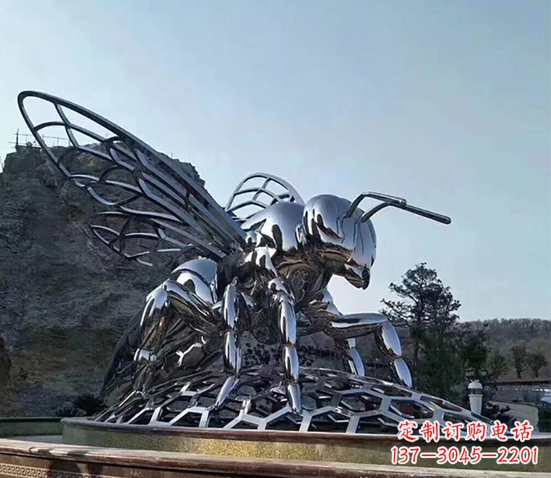 威海不锈钢蜜蜂雕塑精美雕塑点缀环境