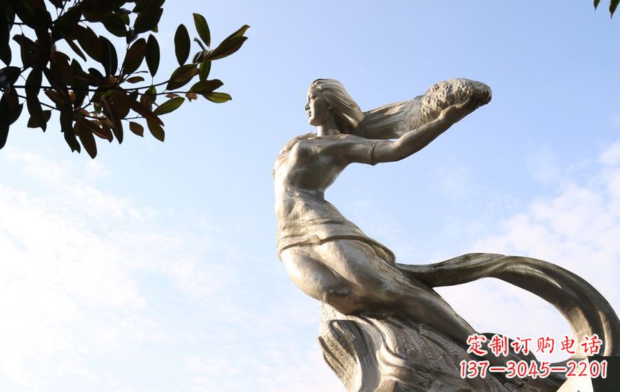 威海女娲传承中华神话的不锈钢雕塑
