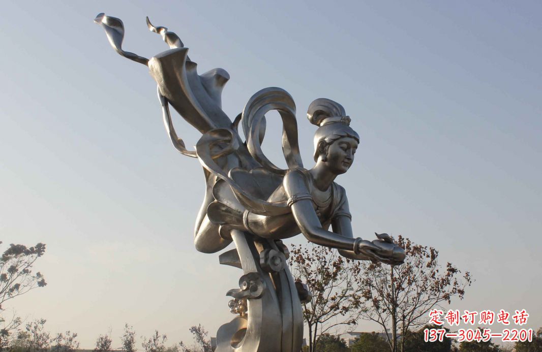威海蟠桃祈福精美不锈钢雕塑