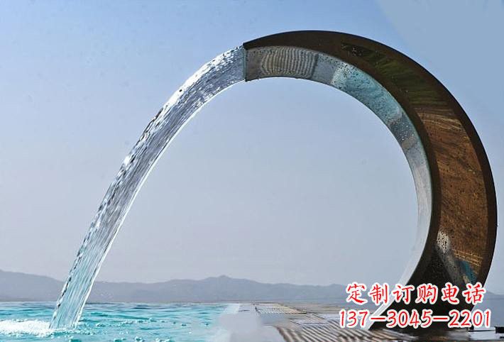 威海精美不锈钢喷水圆环雕塑