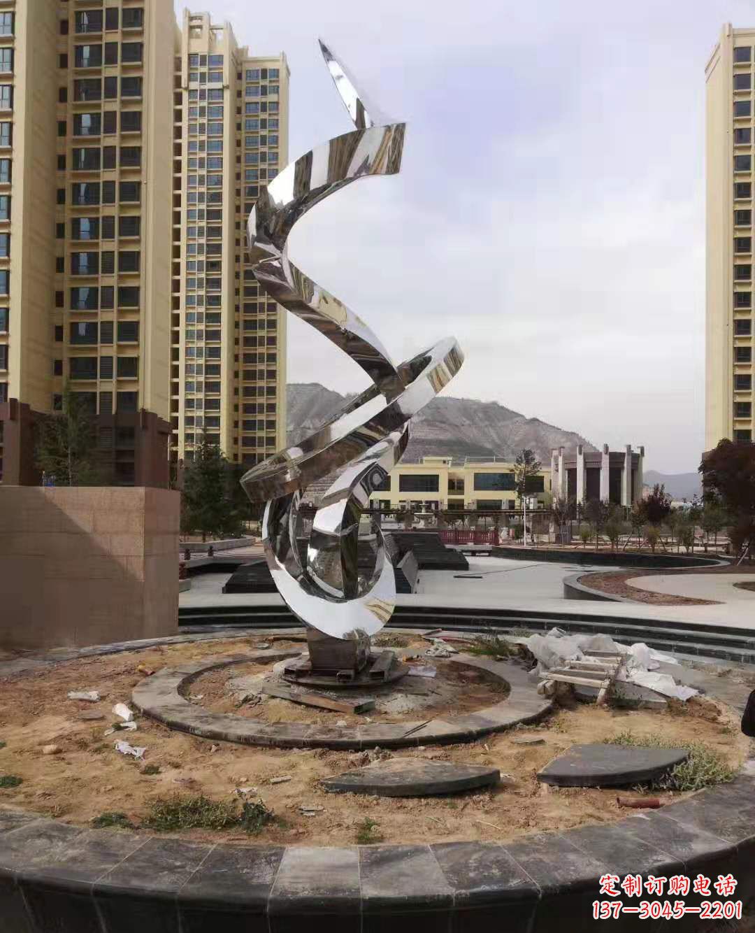 威海飘带雕塑美化城市空间的艺术