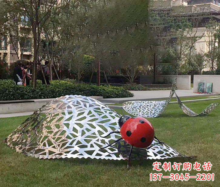 威海不锈钢瓢虫雕塑令人惊叹的艺术之美