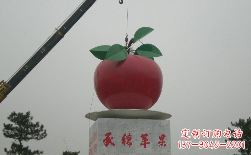 威海精致不锈钢苹果雕塑