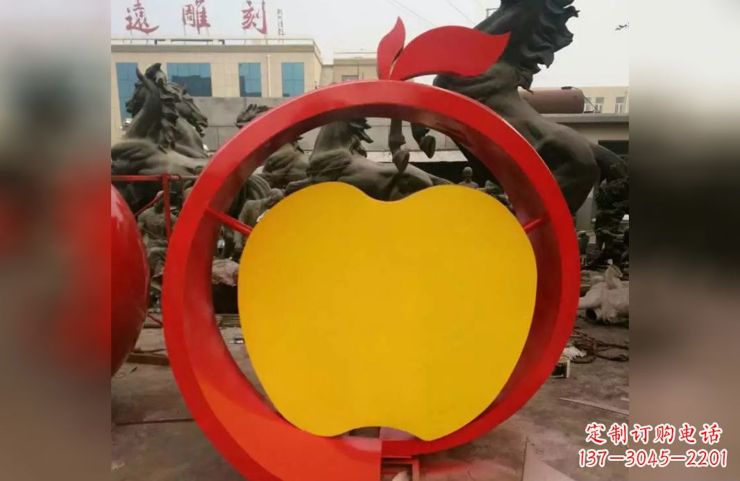 威海不锈钢苹果雕塑——见证爱与和平