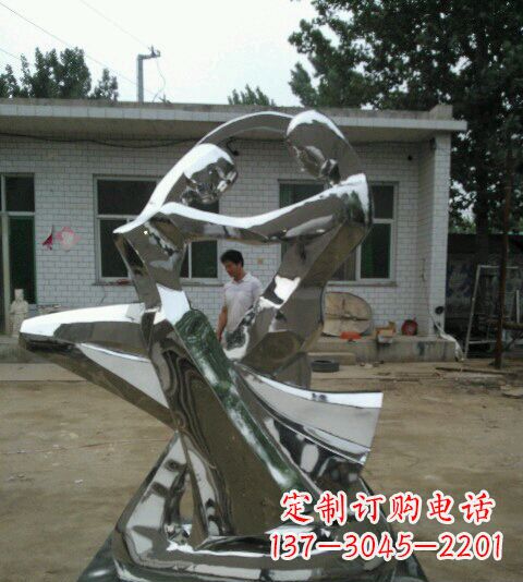 威海浪漫的不锈钢情侣雕塑