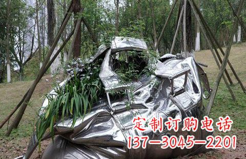 威海不锈钢手提包雕塑2