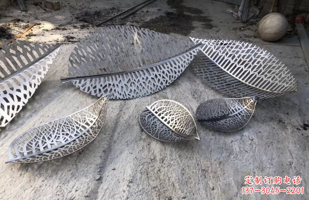 威海优雅的不锈钢树叶雕塑