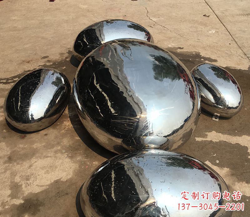 威海精致灵动的不锈钢水滴雕塑