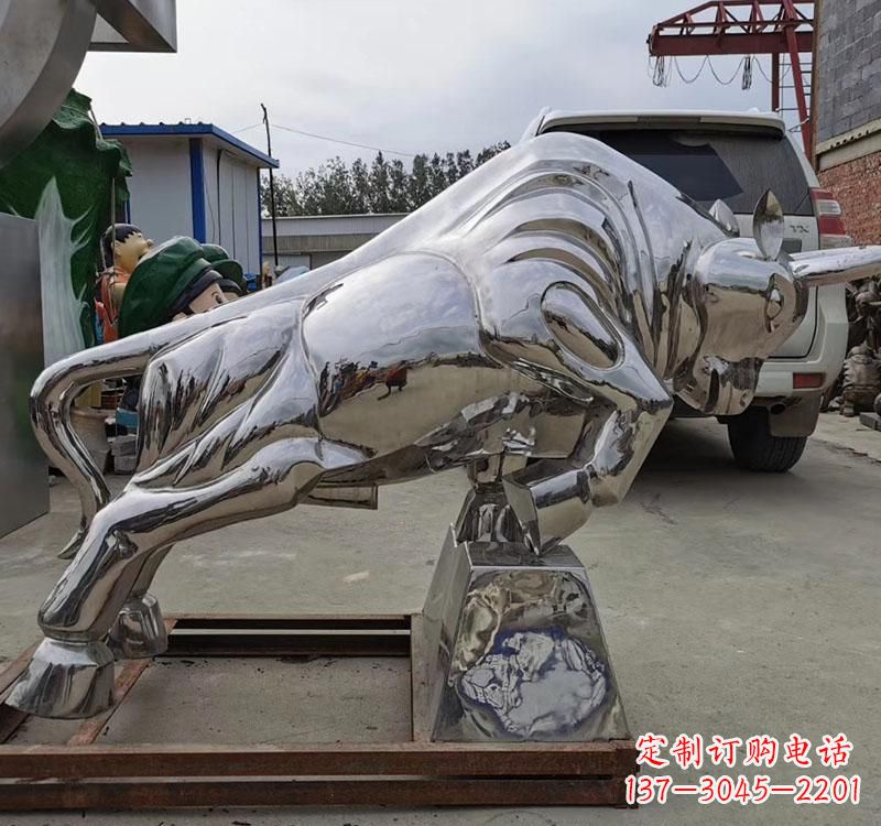 威海不锈钢拓荒牛雕塑象征勇敢和拼搏