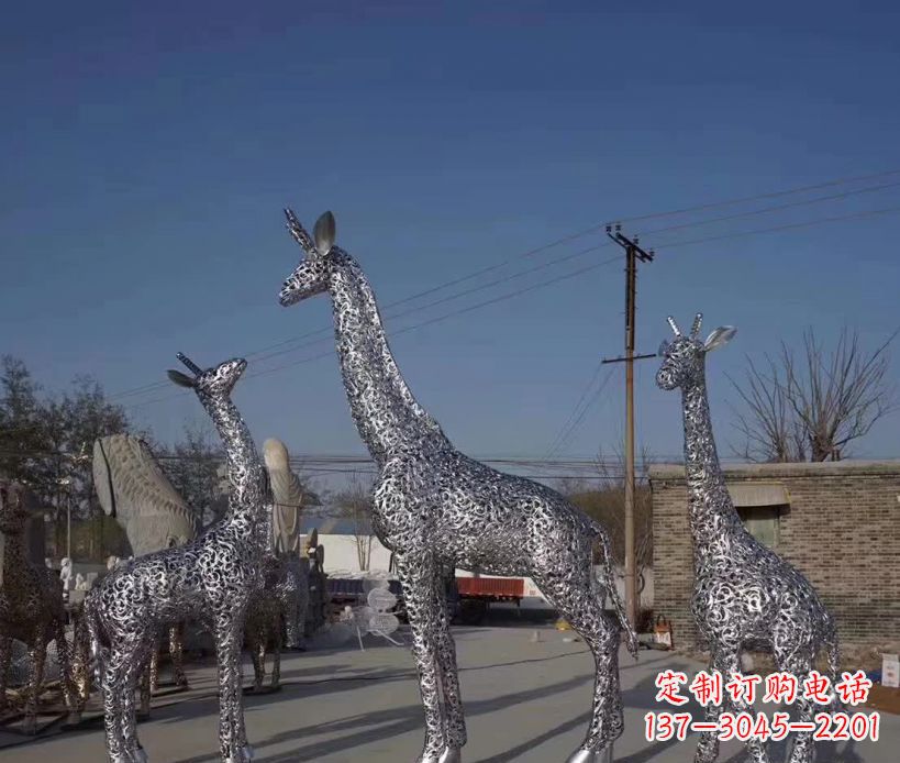 威海不锈钢镂空雕塑长颈鹿