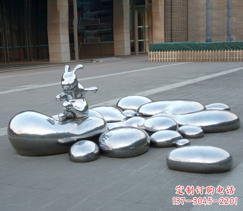 威海不锈钢兔子雕塑饱含艺术美感的艺术品