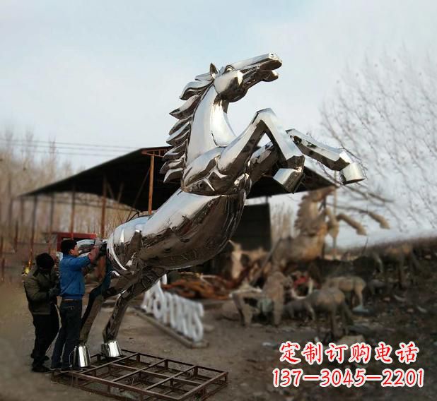 威海不锈钢现代动物马雕塑