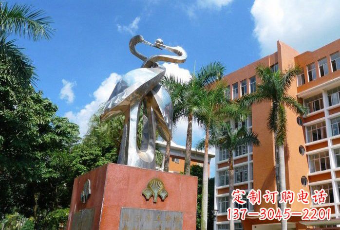 威海不锈钢仙鹤雕塑美丽而神秘