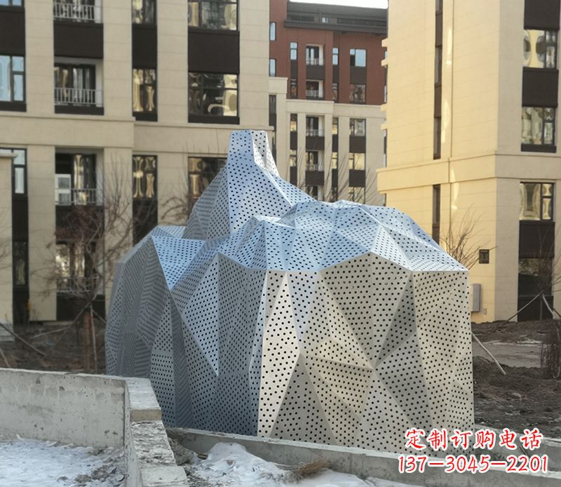 威海不锈钢小区假山雕塑雕塑点缀小区美景