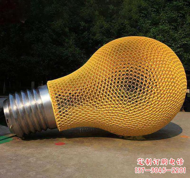 威海不锈钢灯泡雕塑点亮小区景观