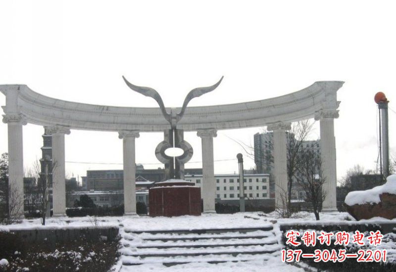 威海雄鹰展翅——一件精美的不锈钢雕塑