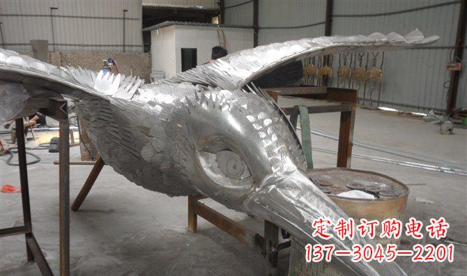 威海不锈钢雄鹰展翅——自由之翼的象征