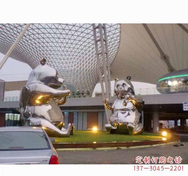 威海不锈钢熊猫雕塑象征中国特色文化