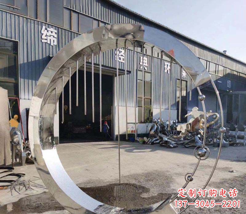 威海不锈钢旋转流水圆环雕塑