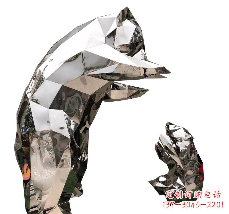 威海不锈钢园林熊猫雕塑——传承中国文化