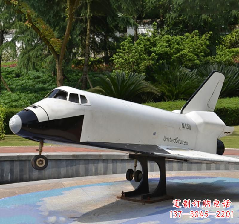 威海不锈钢飞机雕塑给空中增添梦幻氛围