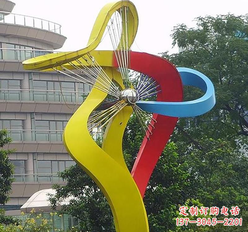 威海不锈钢风车雕塑——烤漆之美