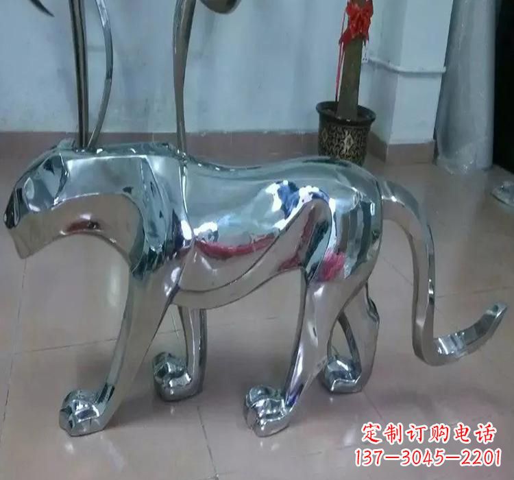 威海不锈钢老虎雕塑美化园林