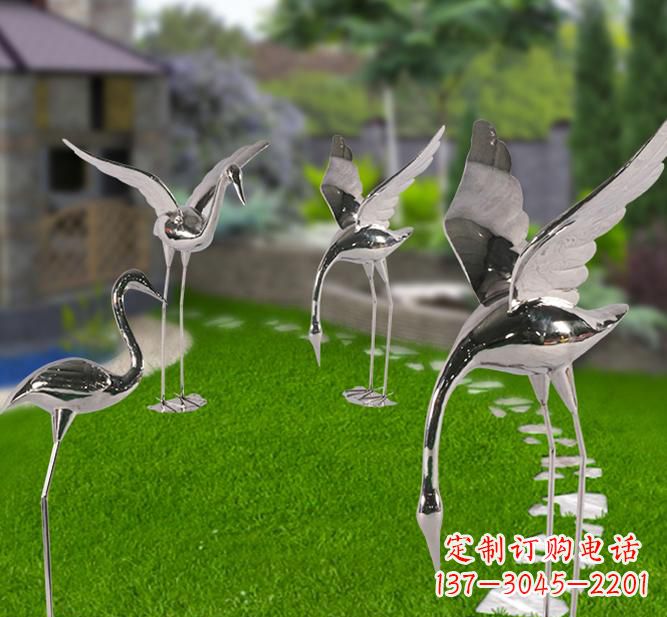 威海不锈钢园林展翅仙鹤雕塑给人们带来神秘的艺术之美