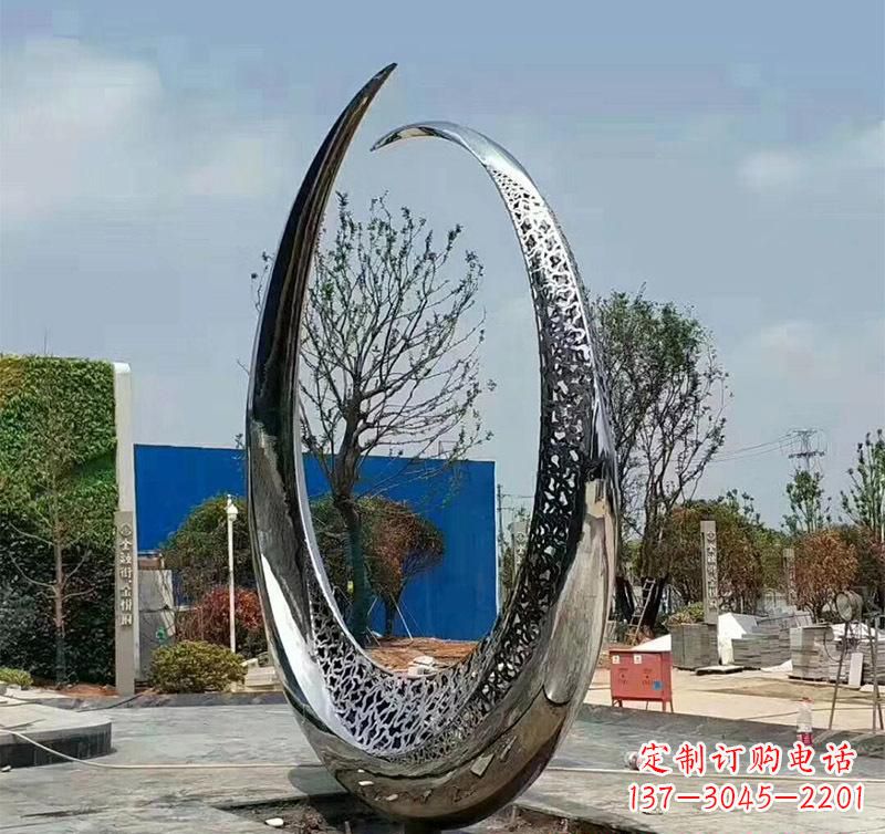 威海不锈钢圆环雕塑将艺术与实用结合