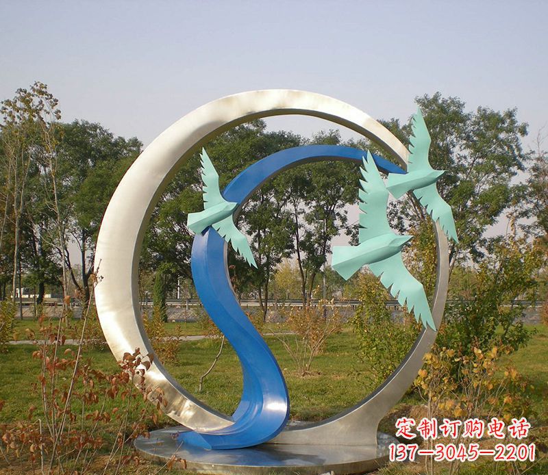 威海不锈钢圆环雕塑精致而优雅