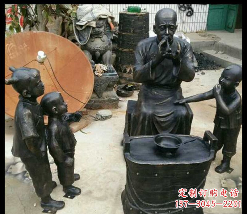 威海糖果街上的铜雕精灵