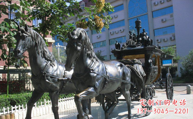 威海马车雕塑西方步行街的瑰宝