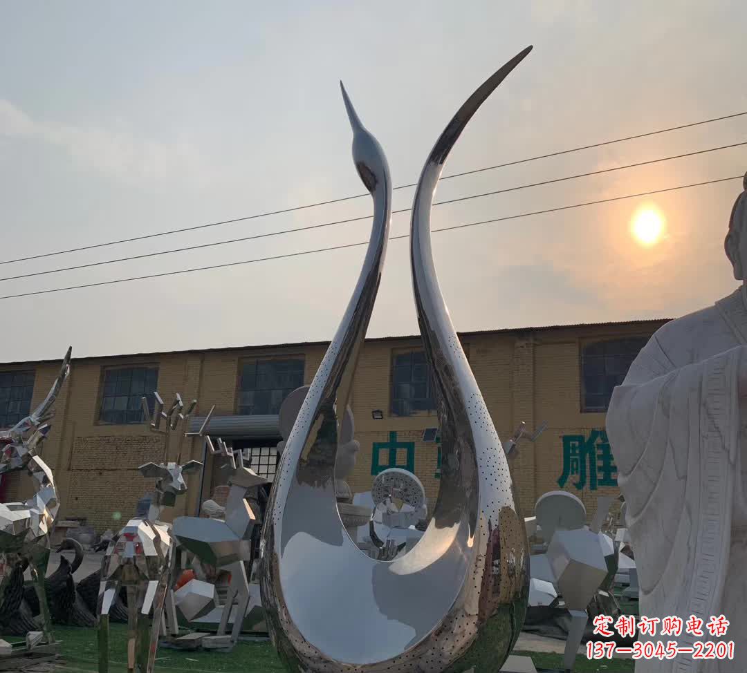 威海雕塑镜面天鹅