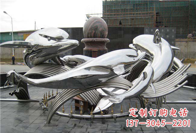 威海城市中的海豚雕塑