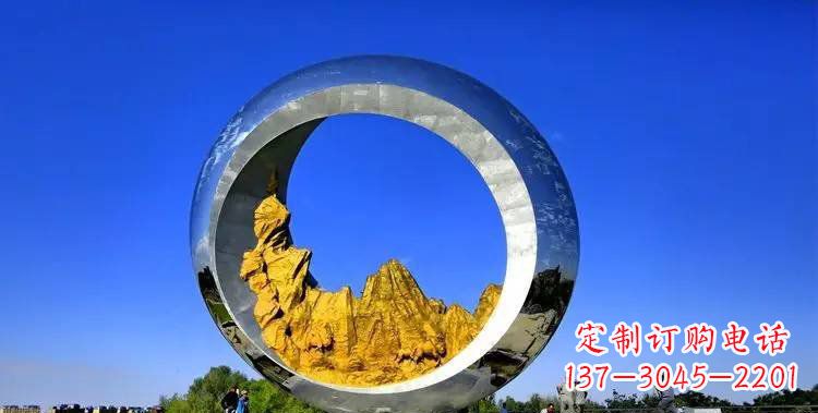 威海月亮雕塑——城市的美丽装饰