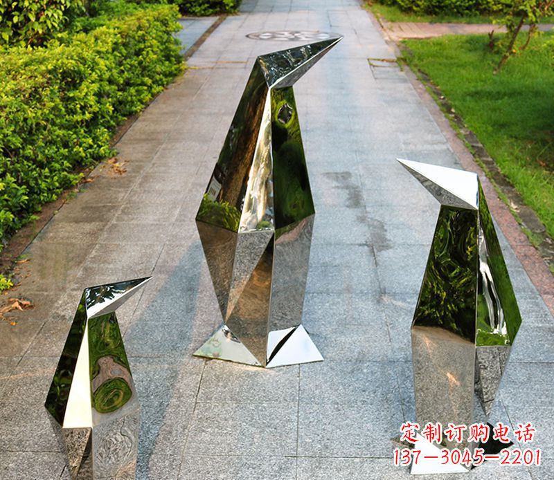 威海精致的抽象不锈钢企鹅雕塑