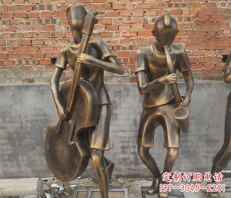 威海雄伟屹立——萨克斯铜雕