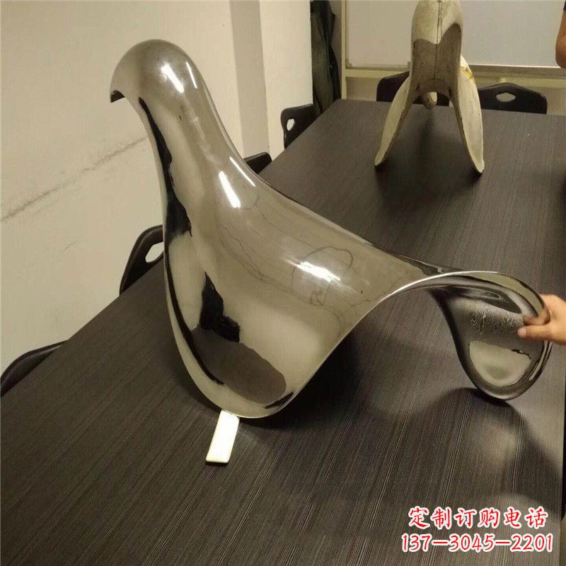 威海鸽子雕塑——精致的抽象艺术