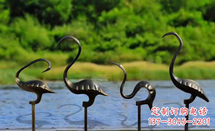 威海细节雕琢,让仙鹤雕塑活灵活现
