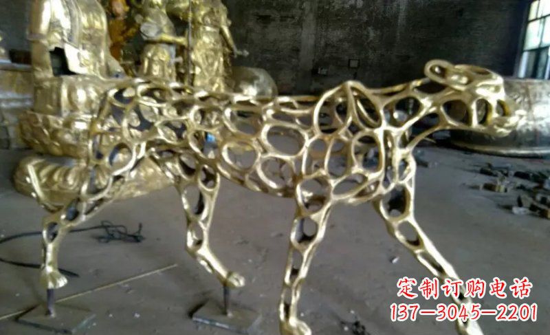 威海静谧的金钱豹雕塑