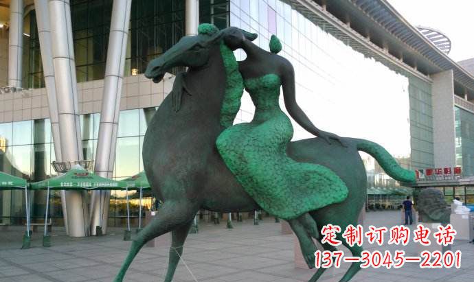威海抽象骑马的女孩铜雕
