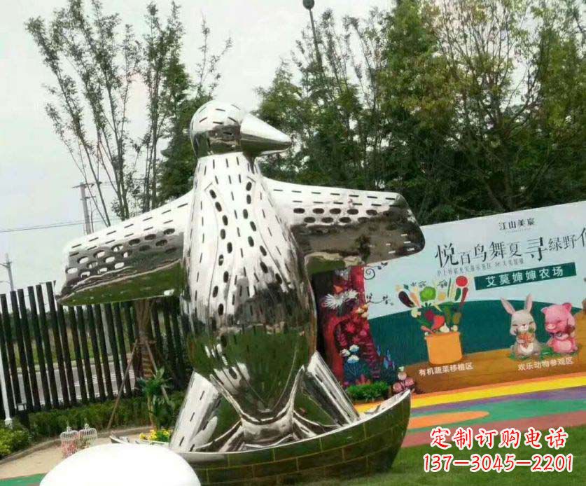 威海抽象企鹅不锈钢雕塑