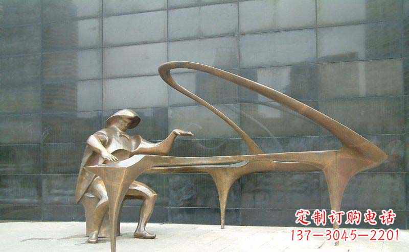威海抽象人物弹钢琴街边景观铜雕
