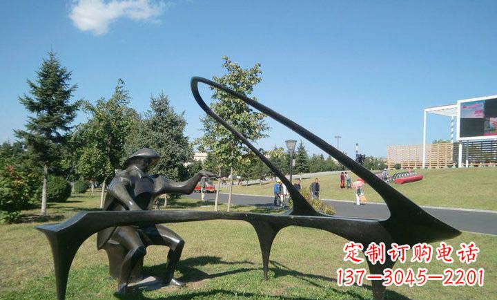 威海抽象人物弹钢琴铜雕
