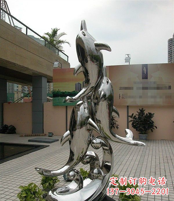 威海海豚雕塑表达创意与活力
