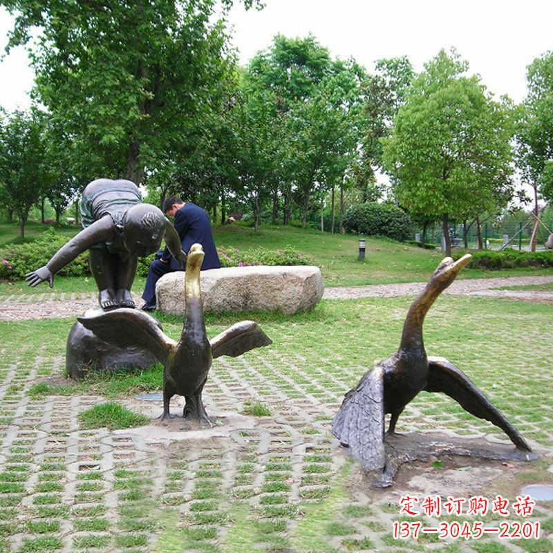 威海纯铜天鹅雕塑精美的艺术品