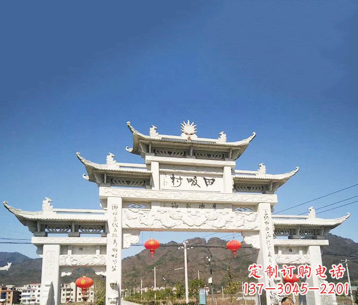 威海村庄的牌坊雕塑