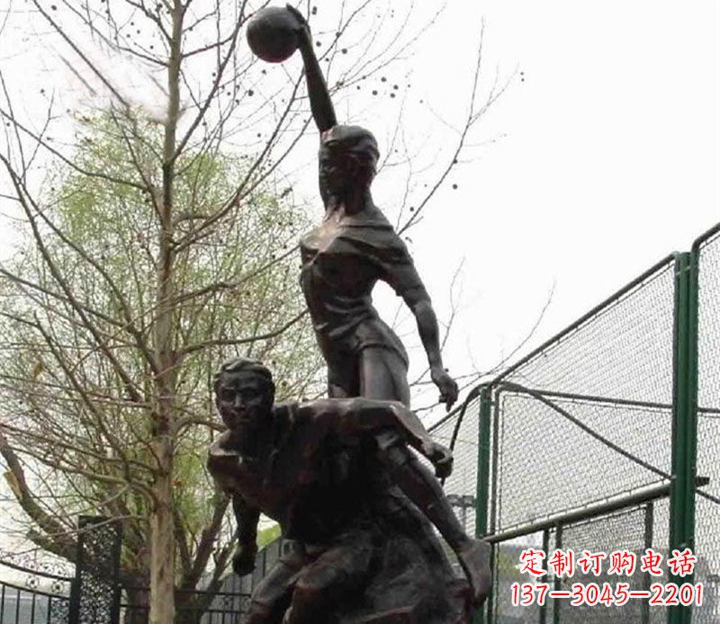 威海打篮球的运动员铜雕