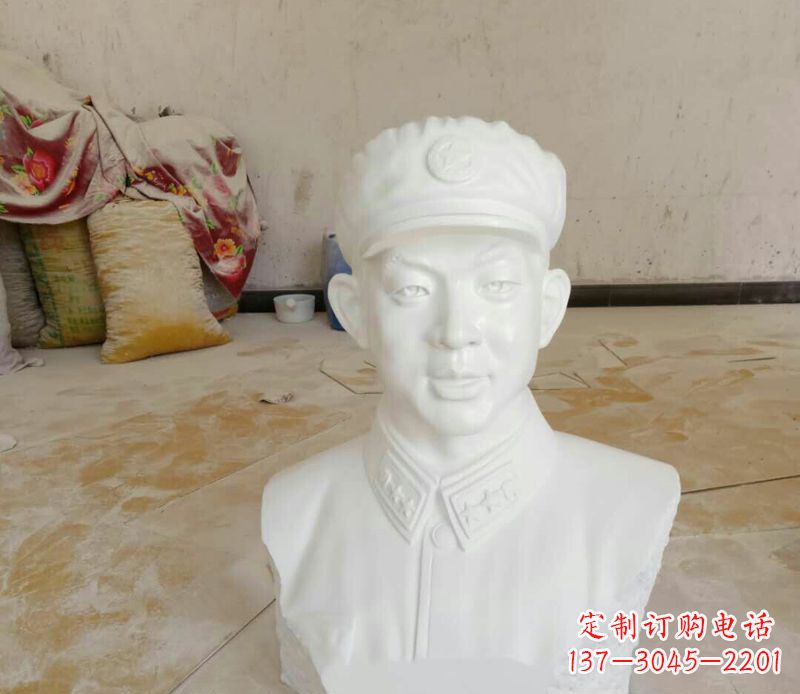 威海中领雕塑精美雷锋雕塑